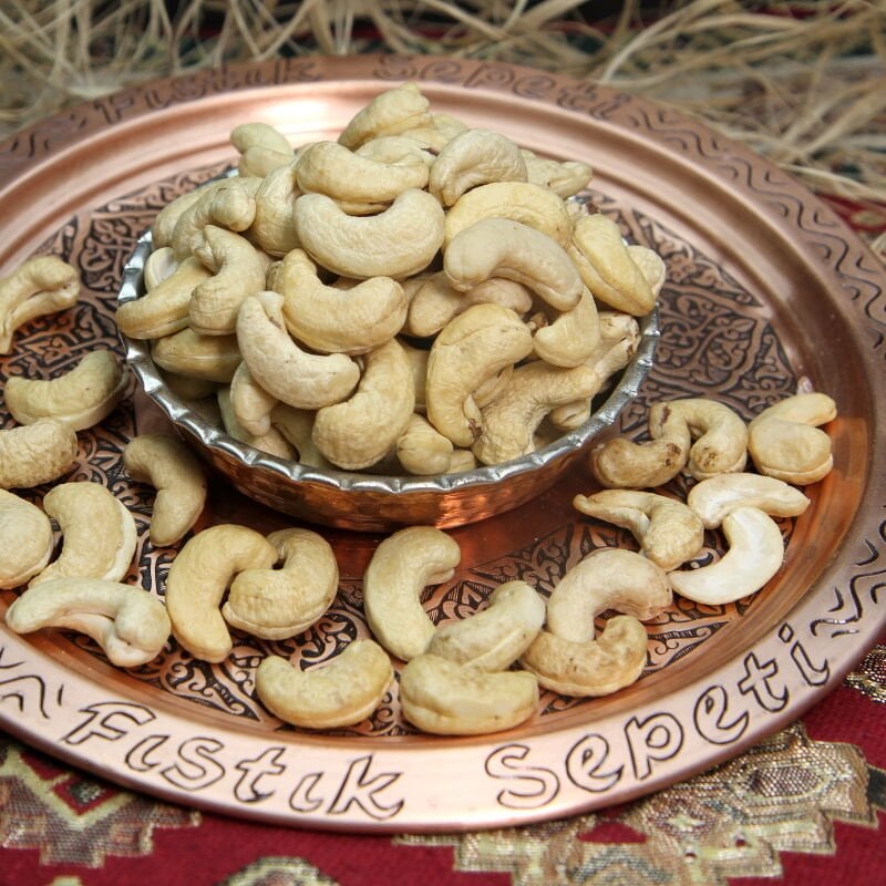 Çiğ Kaju işlem görmemiş