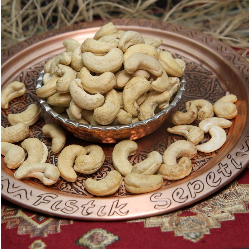 Çiğ Kaju işlem görmemiş