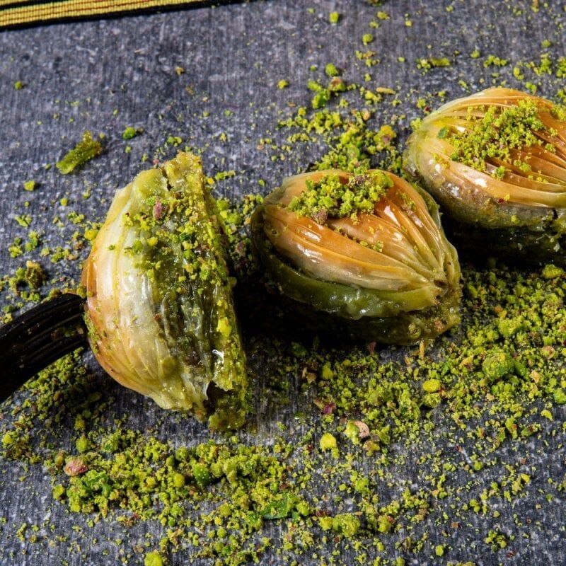 Antep Fıstıklı Midye Baklava 1500g Tepsi  Hızlı Kargo (Ertesi Gün Teslim İst.-Ank.-İzmir)