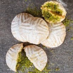 Antep Usulü Antep Fıstıklı Kerebiç Kurabiyesi ( Fıstıklı Kömbe )