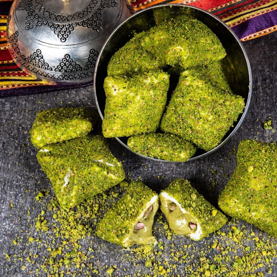 Antep Fıstıklı Ve Antep Fıstık Kremalı Bohça Lokum