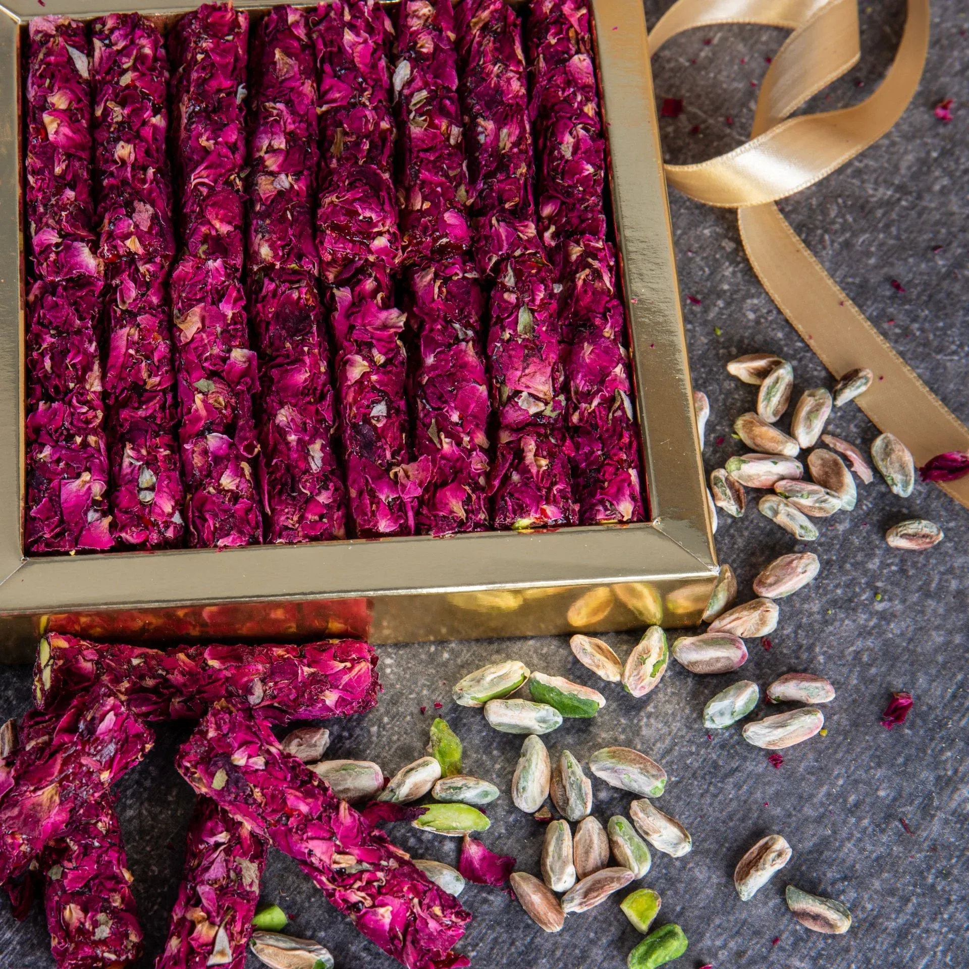 Fitil Gül Yapraklı Antep Fıstıklı Lokum