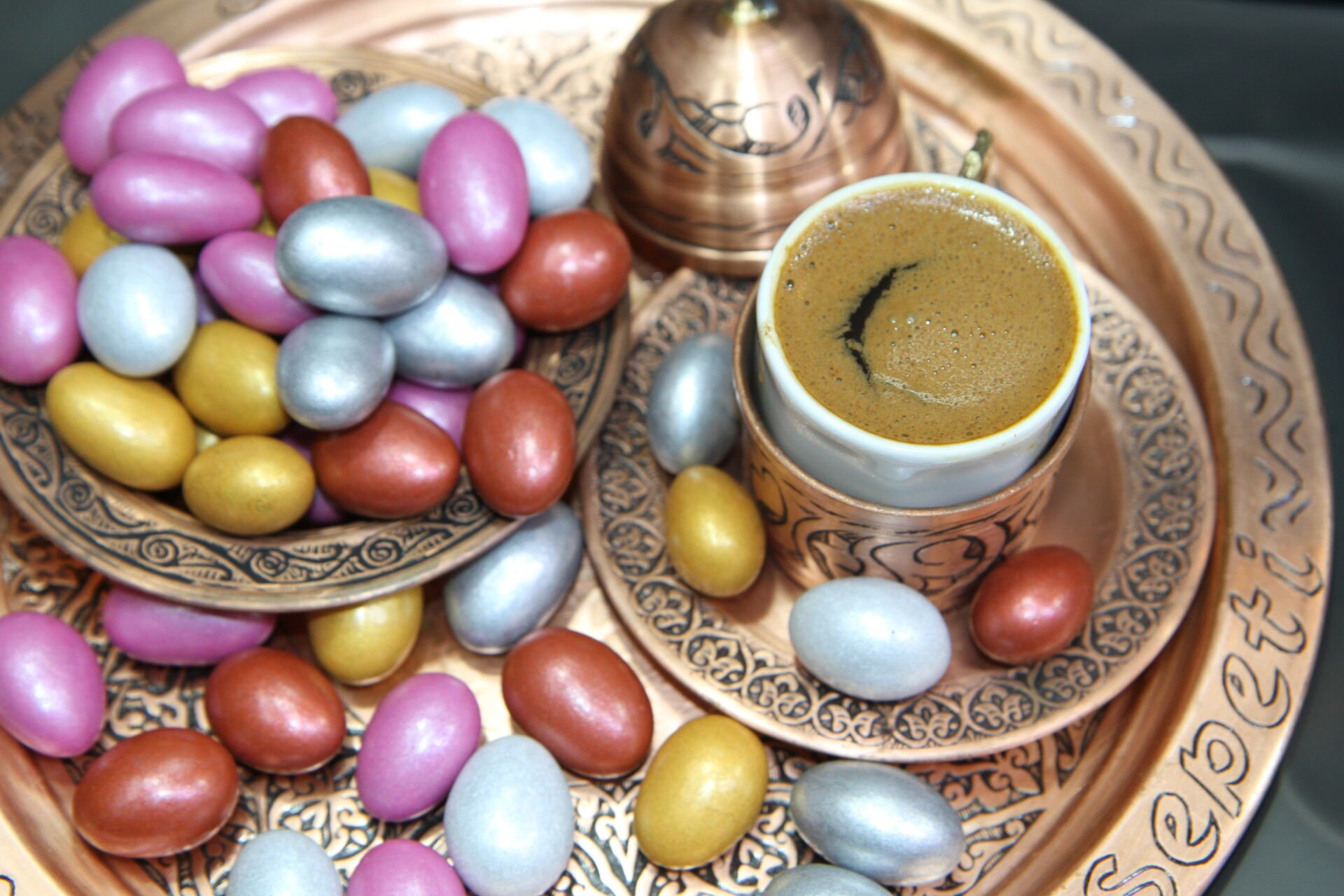 RENGARENK  MUTLULUK: BADEMD DRAJE