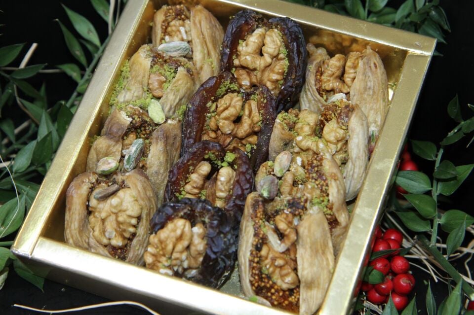 • Doğallığın En Tatlı Hali: İncir & Hurma • Özel Seçim İncir ve Hurma Paketi 400 Gr